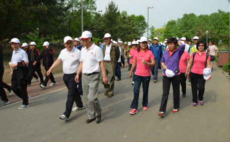 參加北京城建集團職工健步走活動